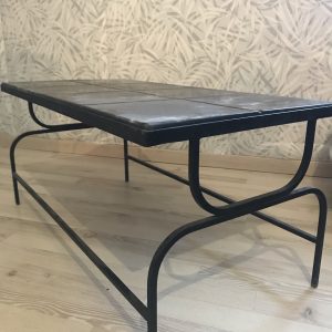 table basse design – carrelée piétement en fer
